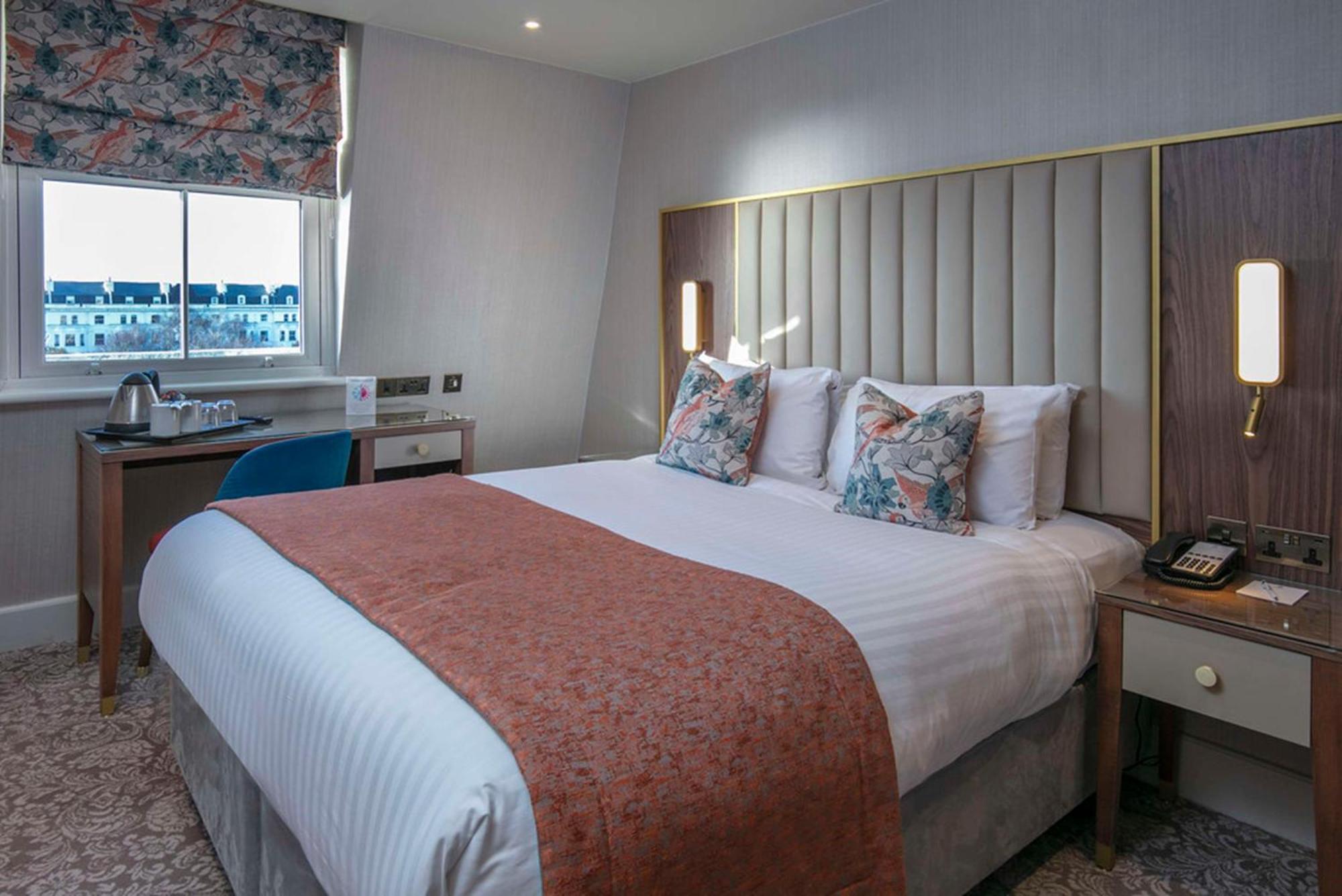 Western Clifton Hotel 4*