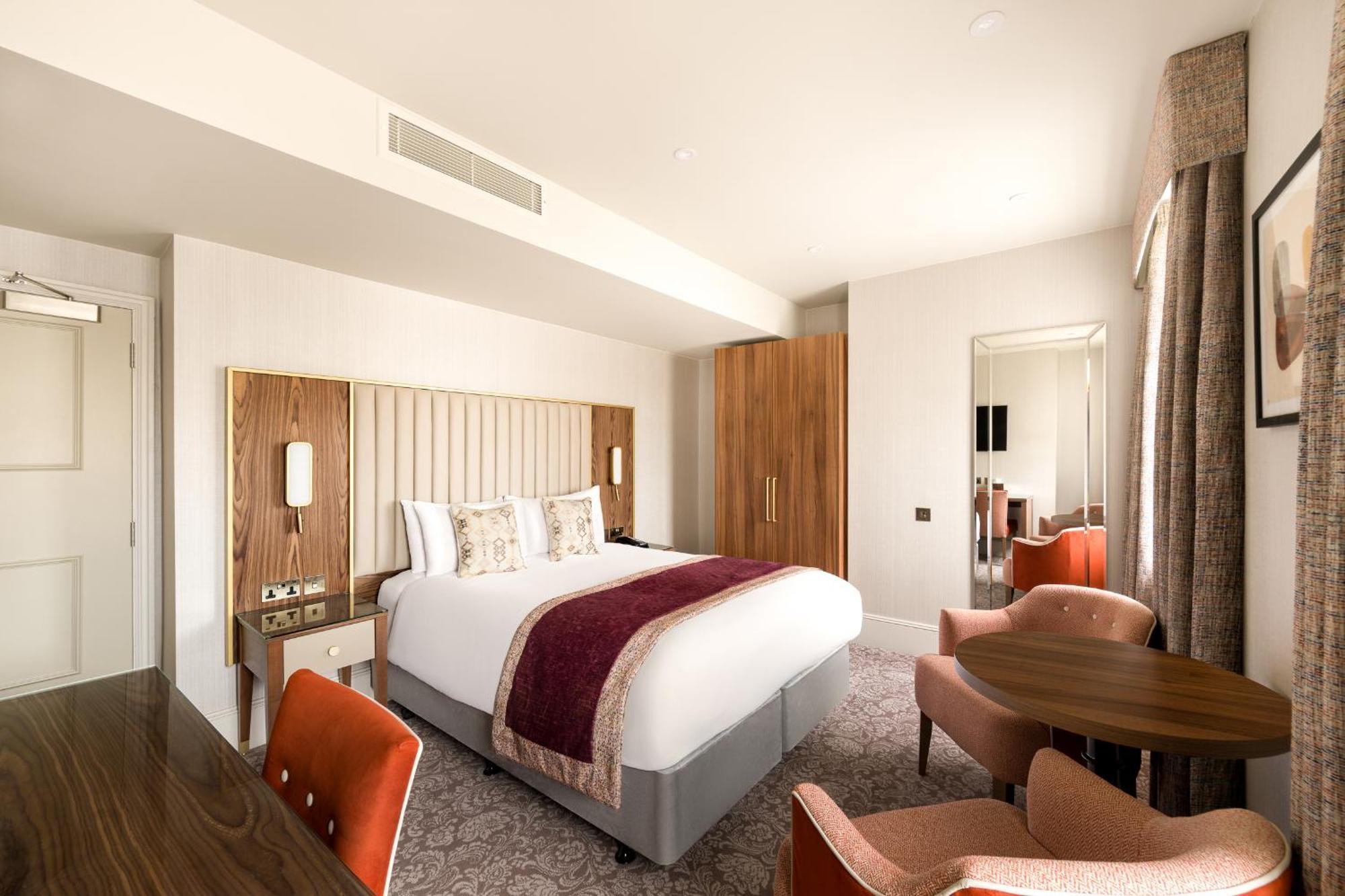 Western Clifton Hotel 4*