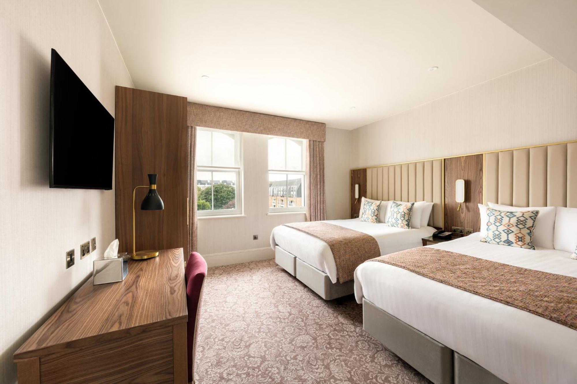 Western Clifton Hotel 4*