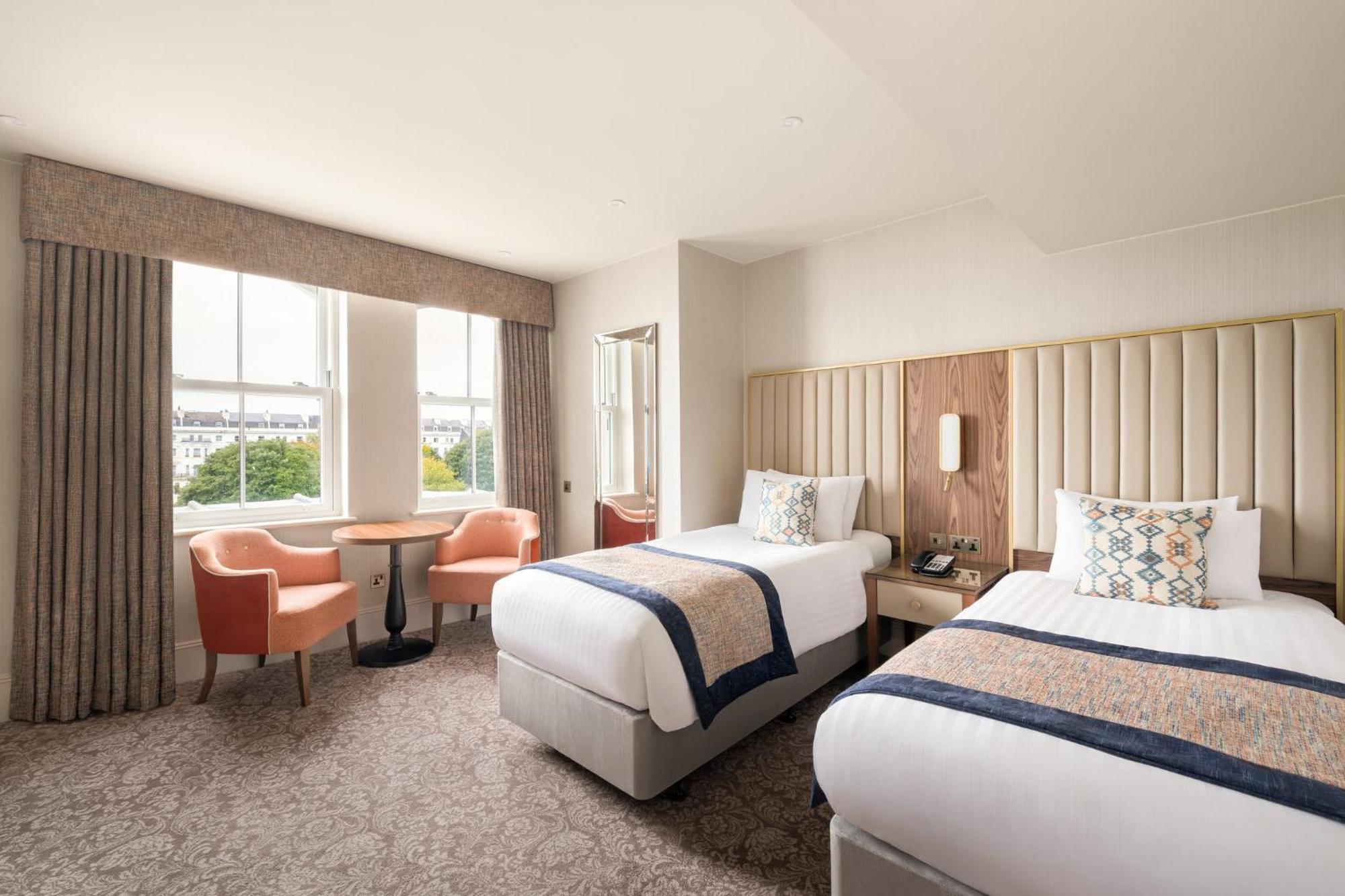 Western Clifton Hotel 4*
