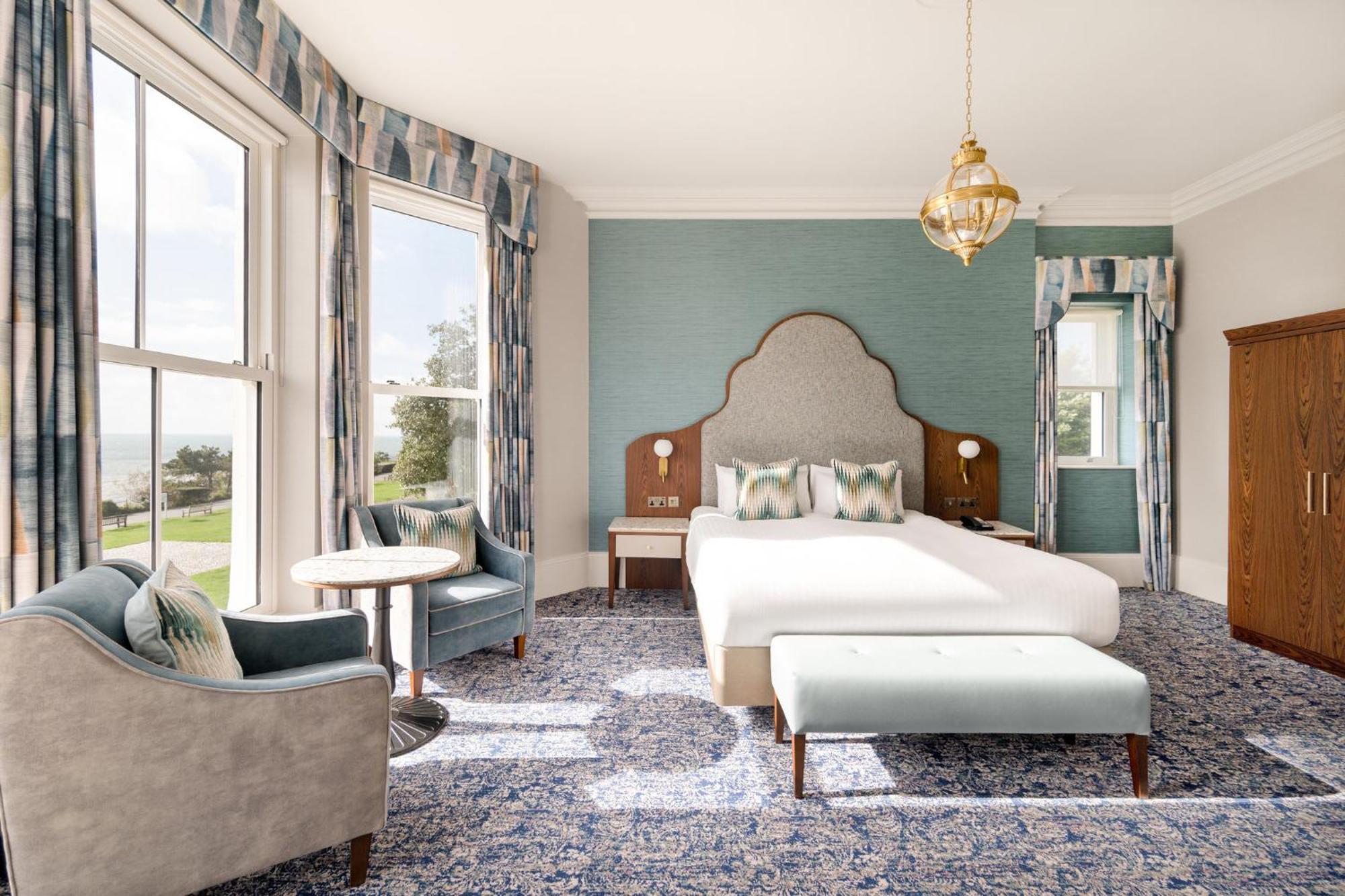 Western Clifton Hotel 4*