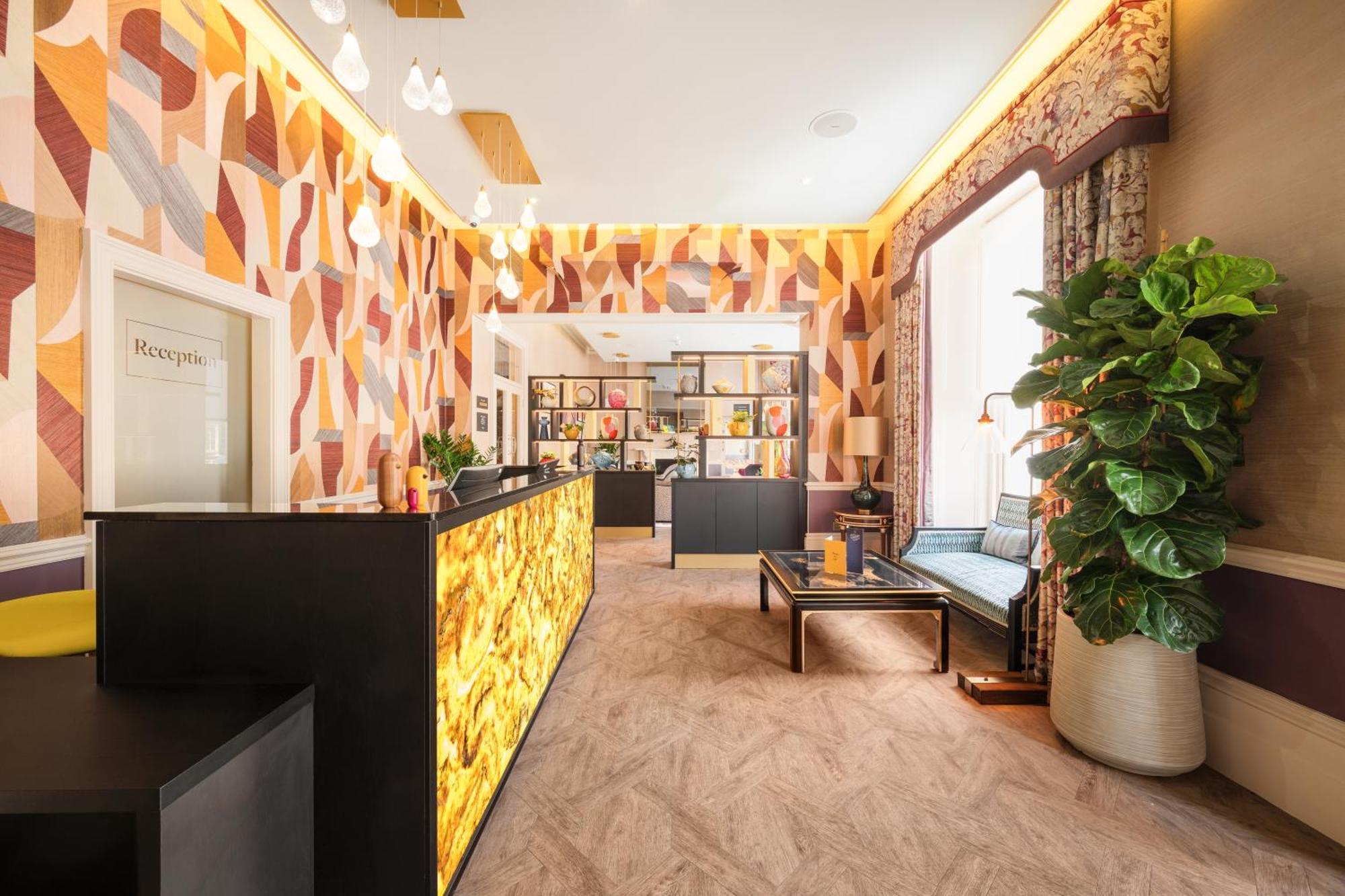 Hotel Western Clifton 4*